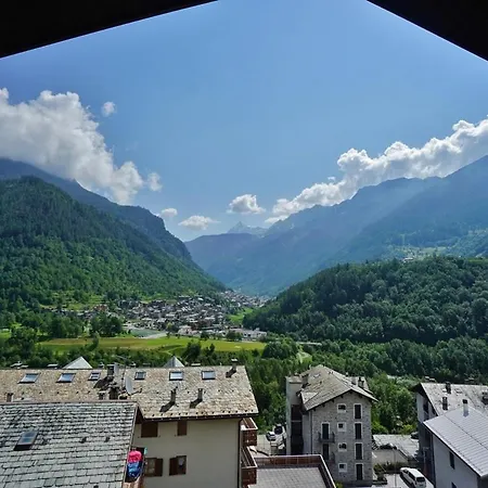 Labaitacase La Mansarda * Chiesa in Valmalenco