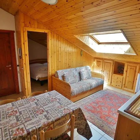Labaitacase La Mansarda Apartamento Chiesa in Valmalenco